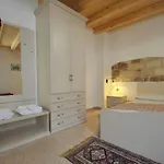 Morfeo Charming & Relax فندق مبيت وإفطار 4*