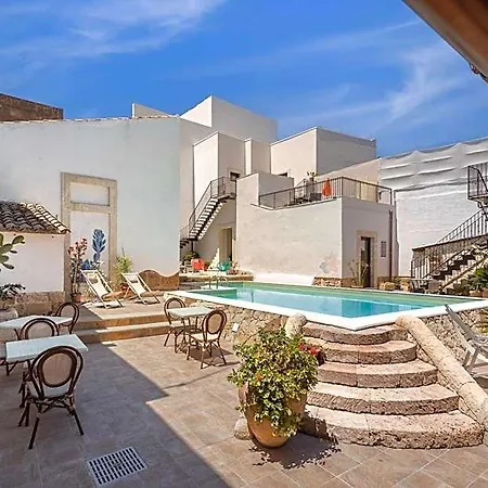 Bed & Breakfast Morfeo Charming & Relax Avola